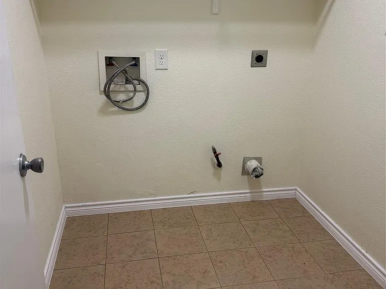 16531 Cheshire Grove Ln — Photo 12