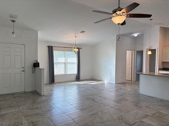 2nd image of 926 24th Ave