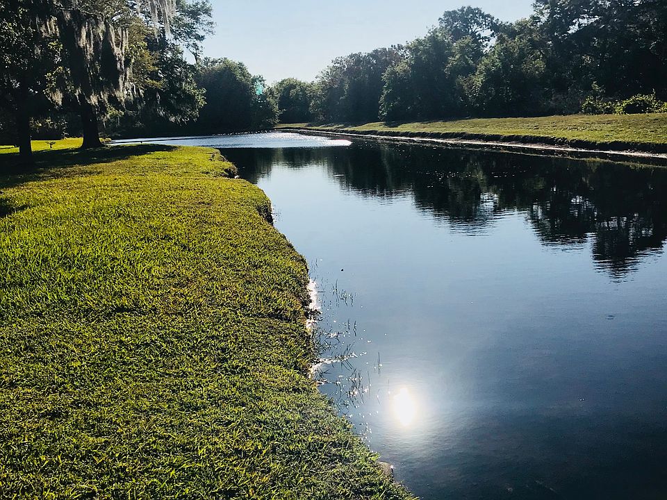 1st image of 945 Summer Breeze Dr