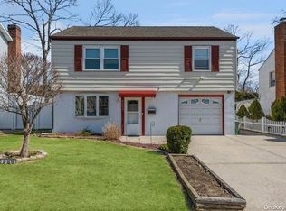 2069 Hendricks Ave, Bellmore, NY 11710