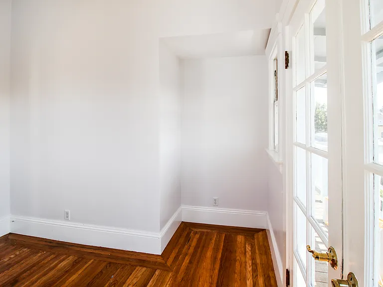 874 Hampshire St — Photo 16