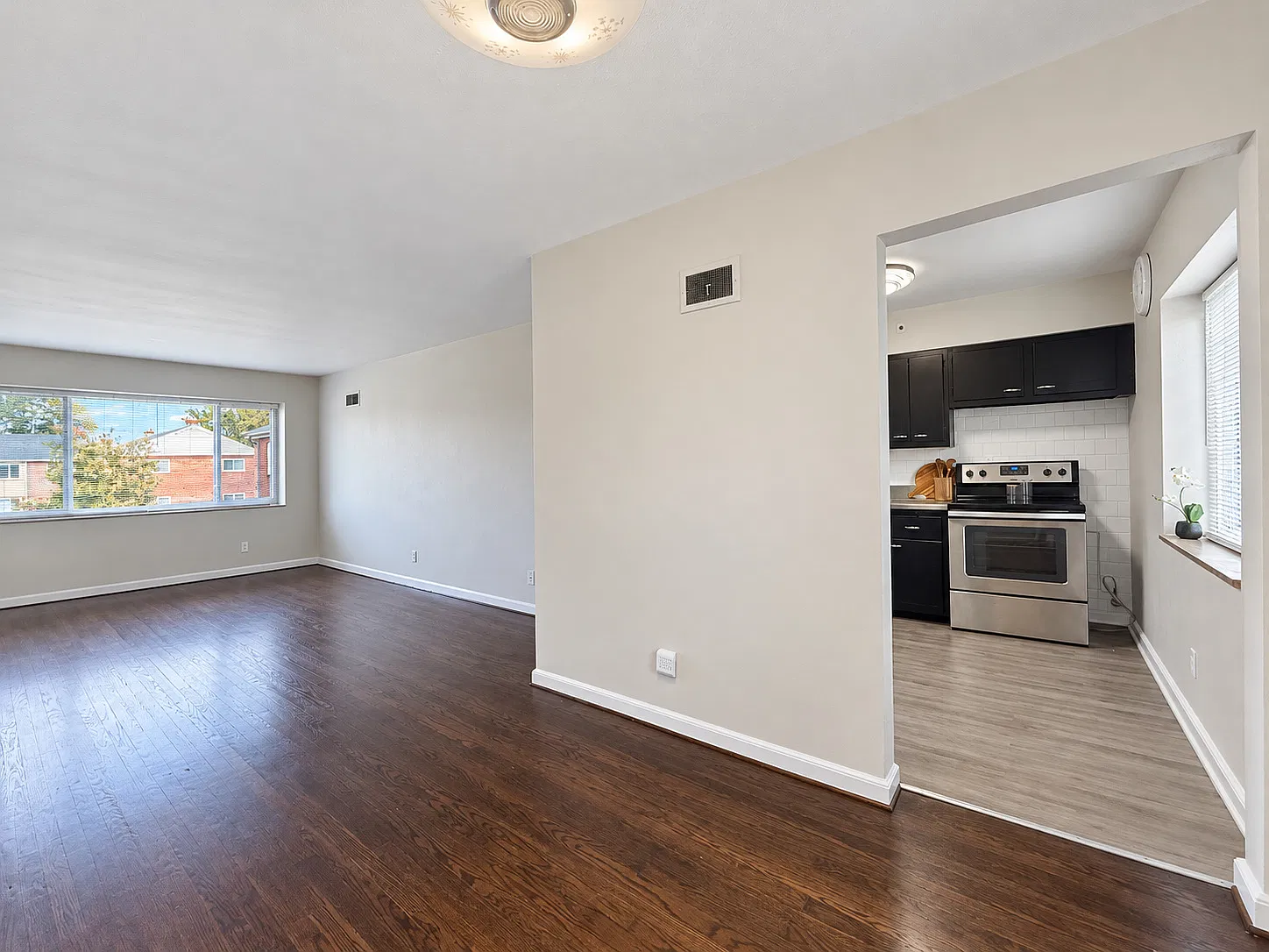 1 bed, 800 sqft, $975 — Photo 2