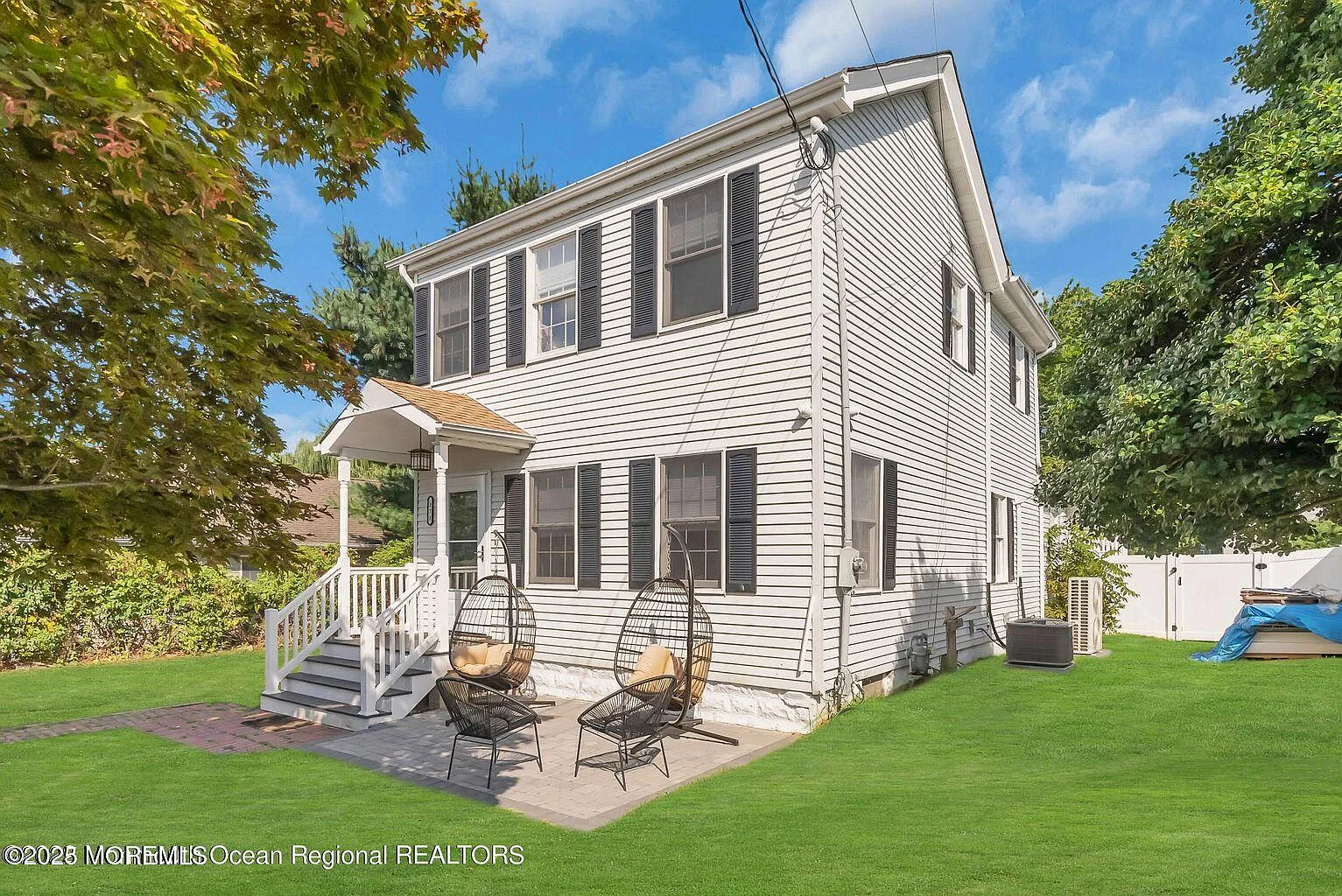 4 bed, 1953 sqft, $2,800 — Photo 1