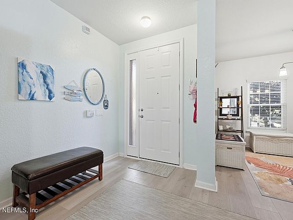 5th image of 140 CALLE EL JARDIN #102