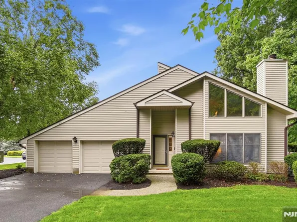 5 Valen Ct #1, Franklin Lakes, NJ 07417