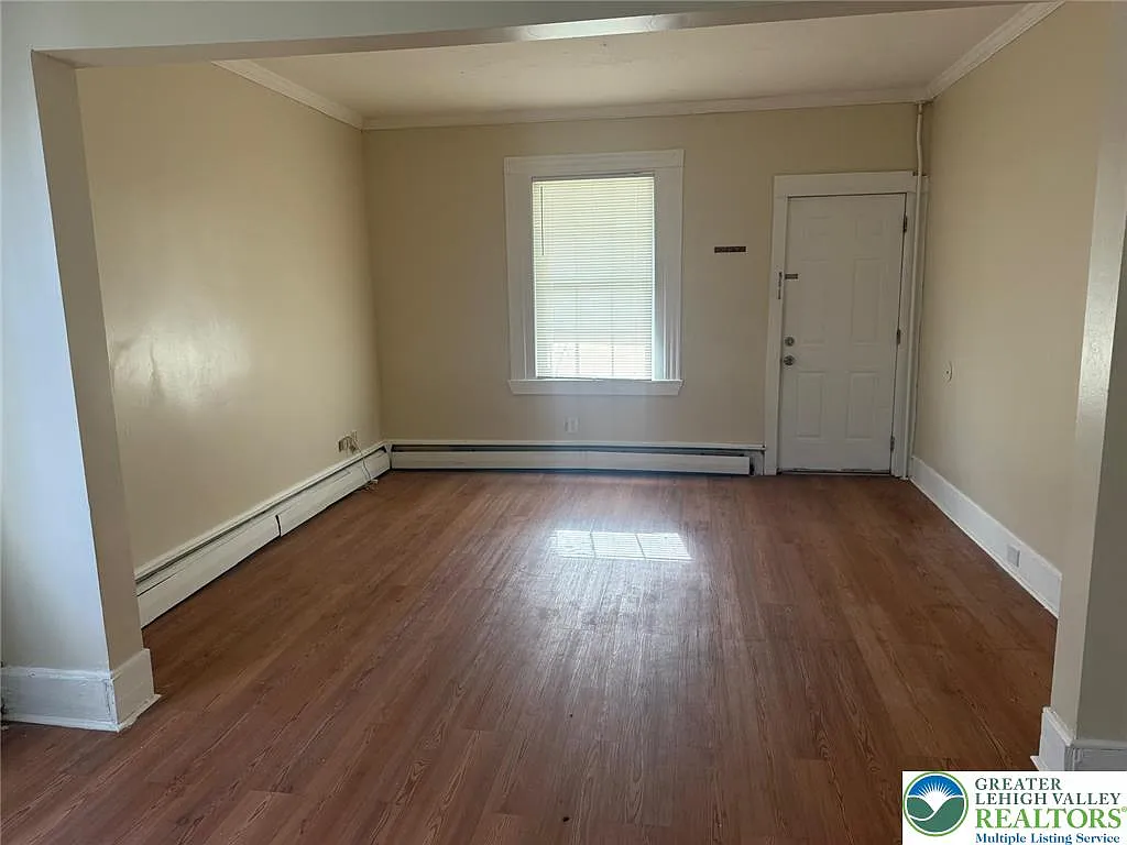 Studio, 1350 sqft, $1,500 — Photo 3