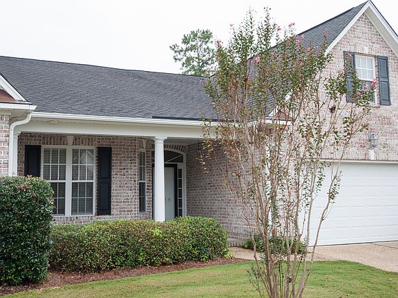 2nd image of 1006 N Sanderling