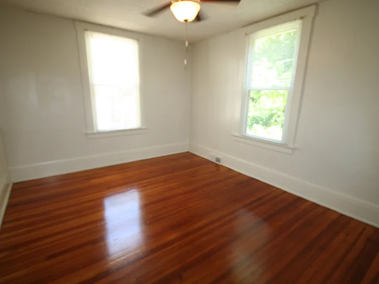1306 W Chapel Hill St #B — Photo 6