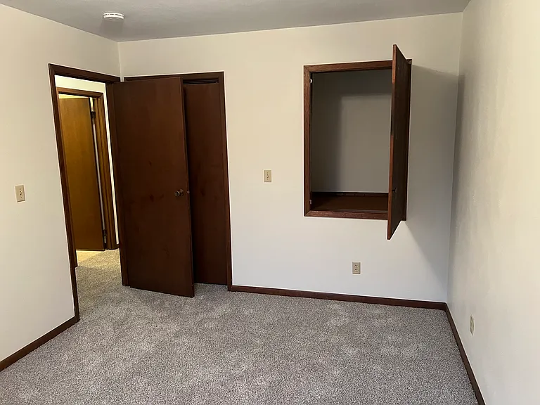 1021 Warwick Dr #U — Photo 7