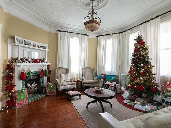 Downstairs living room 1