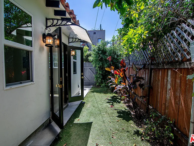 1159 S Hayworth Ave #1/2 — Photo 12