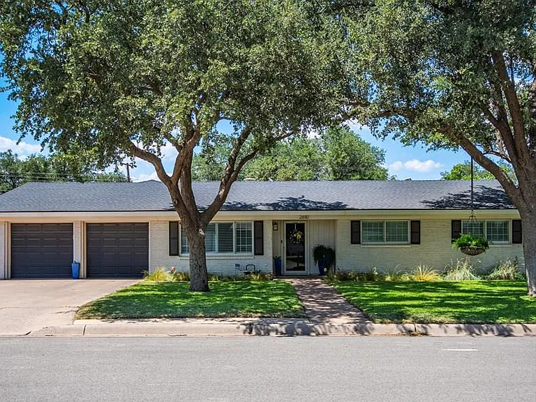 2610 S Frontier Dr — Photo 1