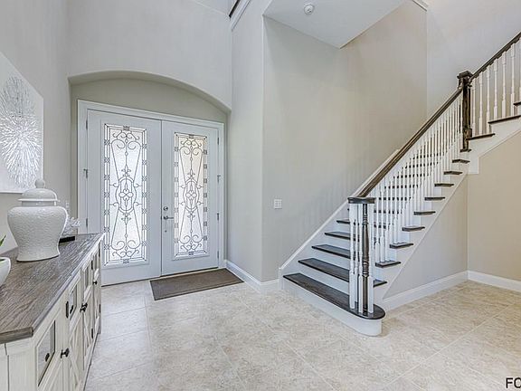 5th image of 319 Ocean Crest Dr