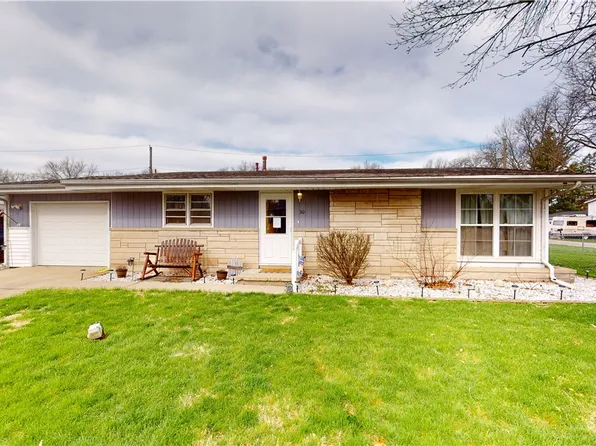 30 Elm Dr, Bethany, IL 61914