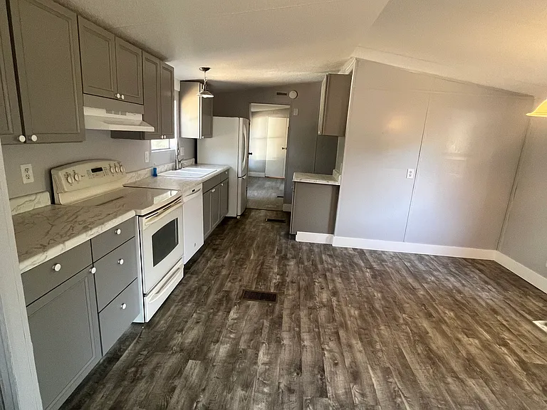 1303 Woodchuck Ave #4 — Photo 5