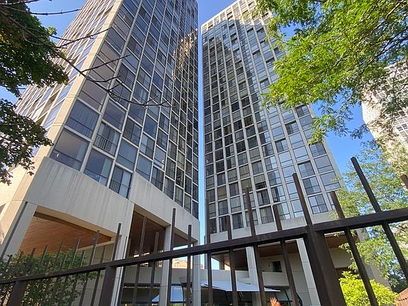 2nd image of 345 W Fullerton Pkwy APT 406