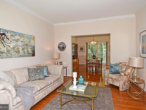 3rd image of 13512 Heathrow Ln