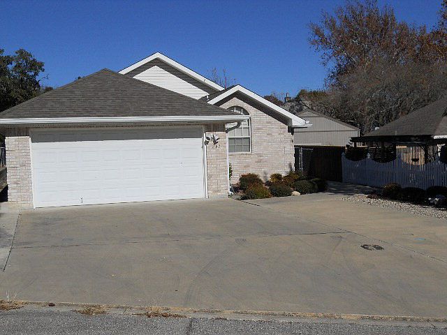 1st image of 251 Oak Hill Dr