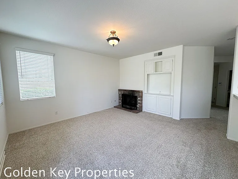 1188 Abelia Ave — Photo 7