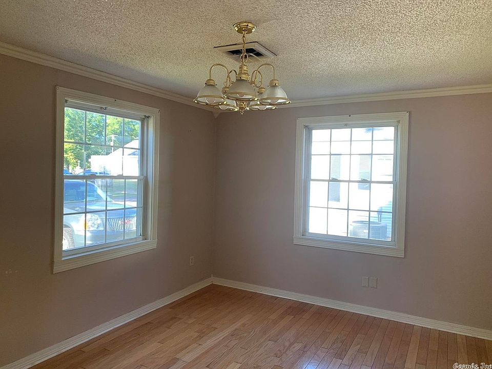 409 Market St, Dardanelle, AR 72834 Zillow