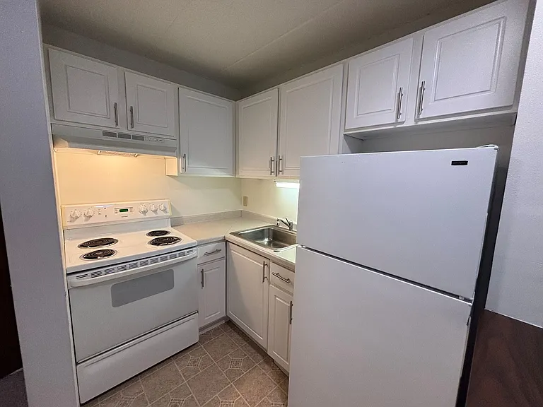 511 W Main St #206 — Photo 8