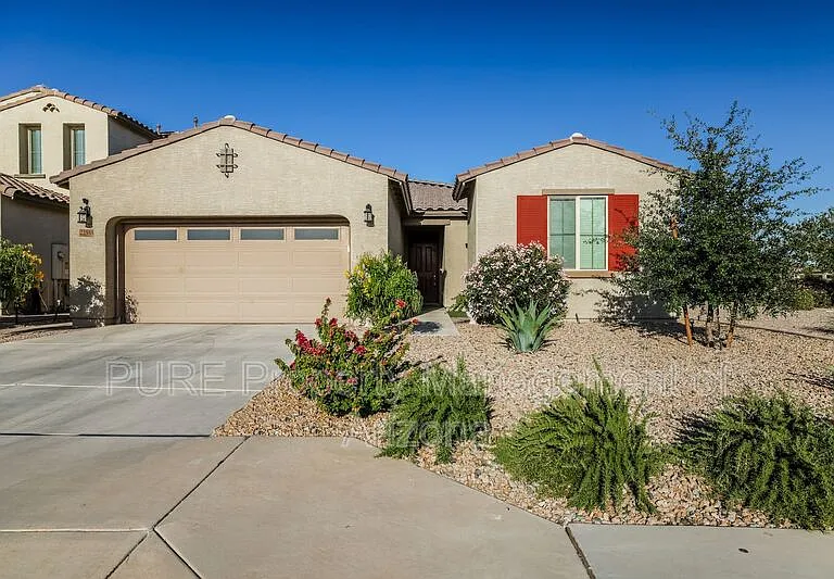 22555 N Diamond Dr — Photo 1