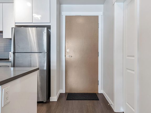 4th image of 9168 Slopes Mews #316