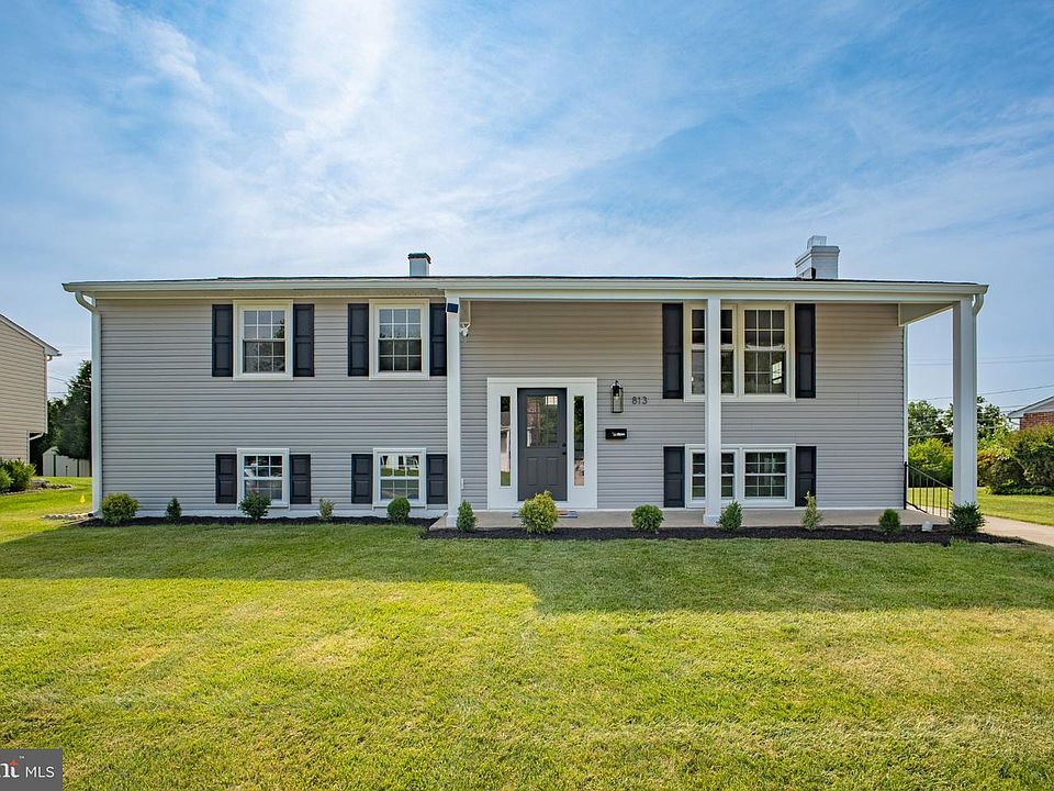 1st image of 813 Branford Cir