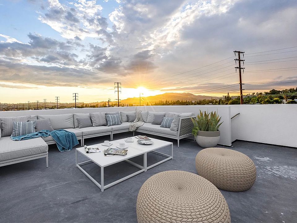 1st image of 3060 Begonia Pl