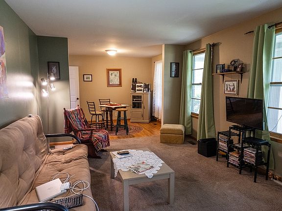 4th image of 108 Lady Marion Dr