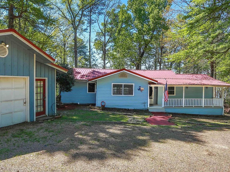 1st image of 250 Lakeside Pl
