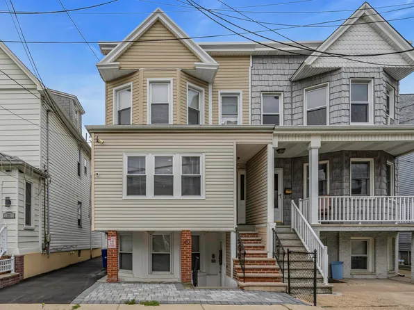 20 E 43rd St, Bayonne, NJ 07002