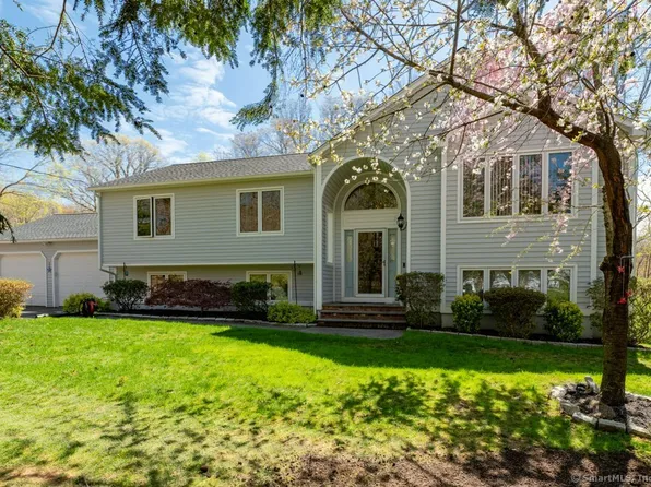 3 Partridge Lane, Guilford, CT 06437