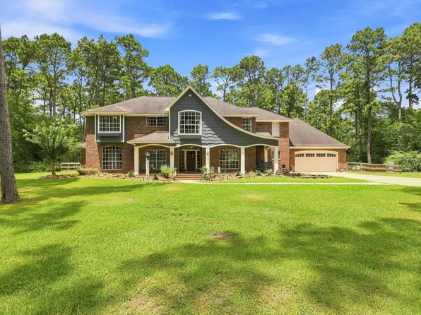 7210 Pine Dr, Alvin, TX 77511