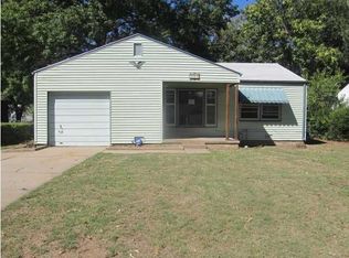 206 E Miller Ave, Mulvane, KS 67110