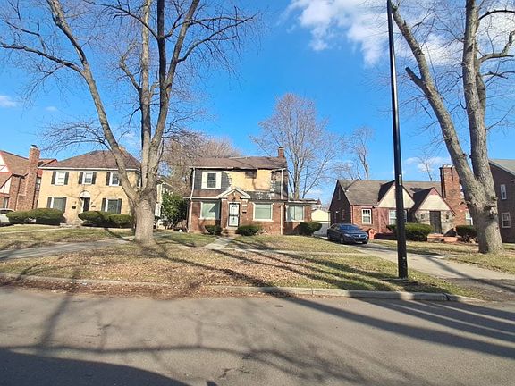 2nd image of 15042 Artesian St