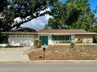 677 Pinewood Dr, Dunedin, FL 34698