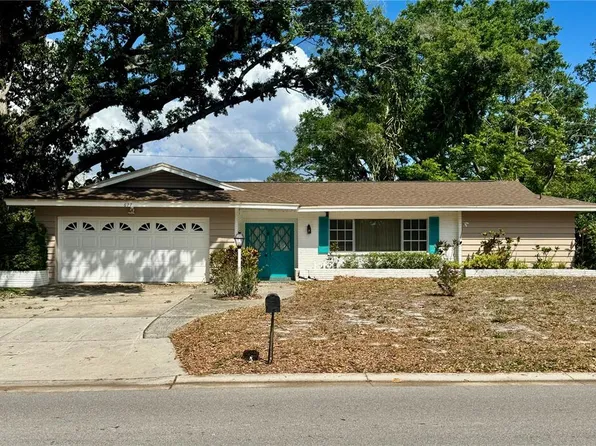 677 Pinewood Dr, Dunedin, FL 34698