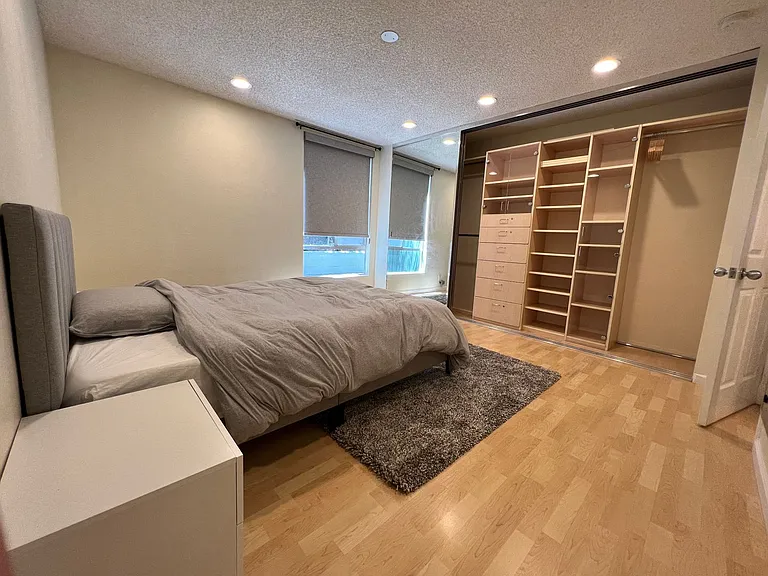 2700 Le Conte Ave #204 — Photo 6