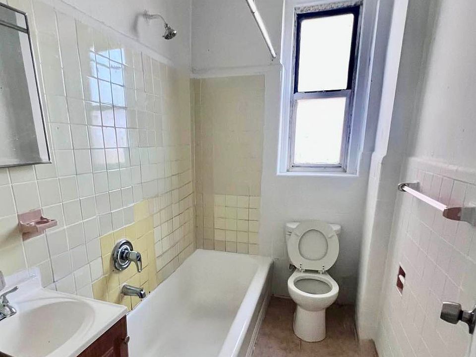 1st image of 2285 Bathgate Ave #6A