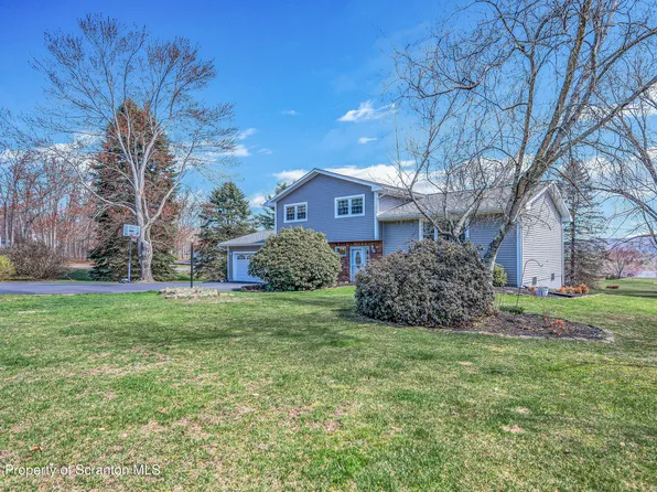 10 Woodcrest Dr, Tunkhannock, PA 18657