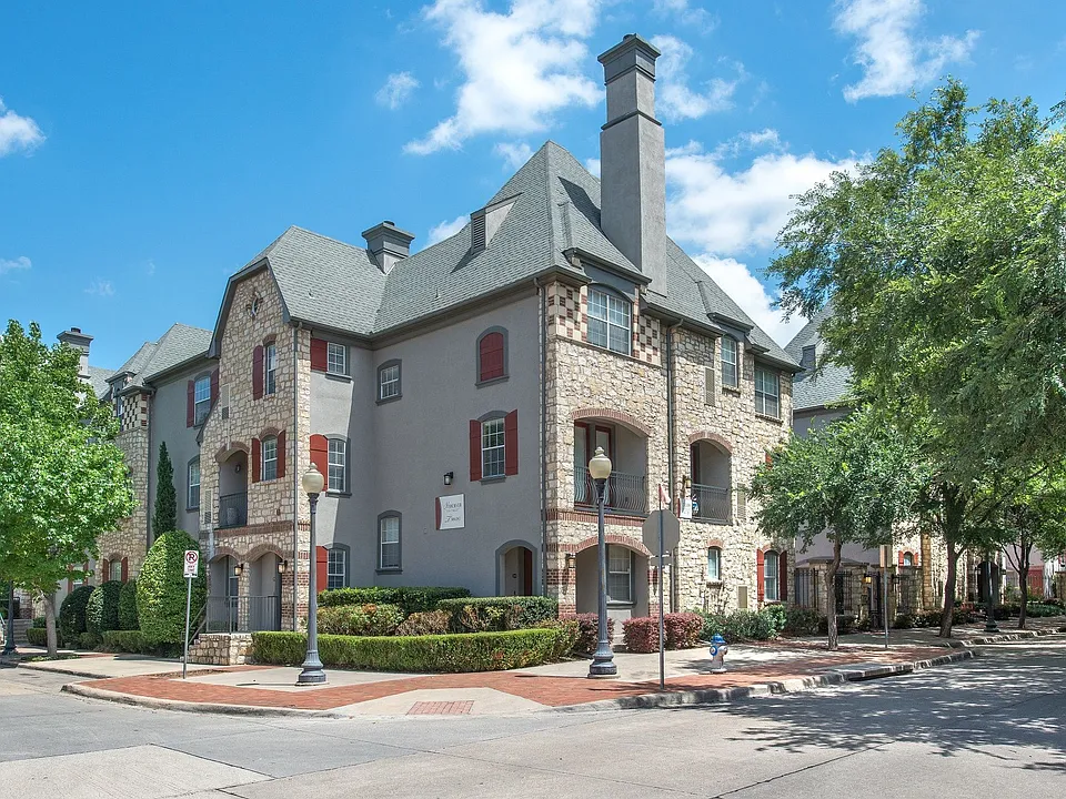 Manchester State Thomas apartments community photo
