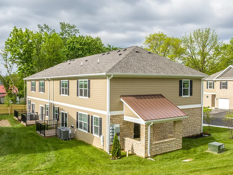 Flats at Sugar Run — Photo 39