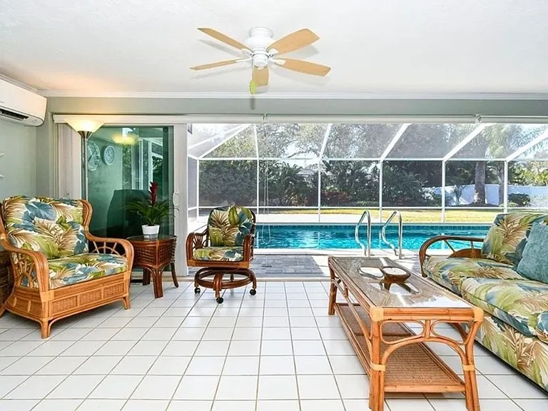 2876 Captiva Dr — Photo 21