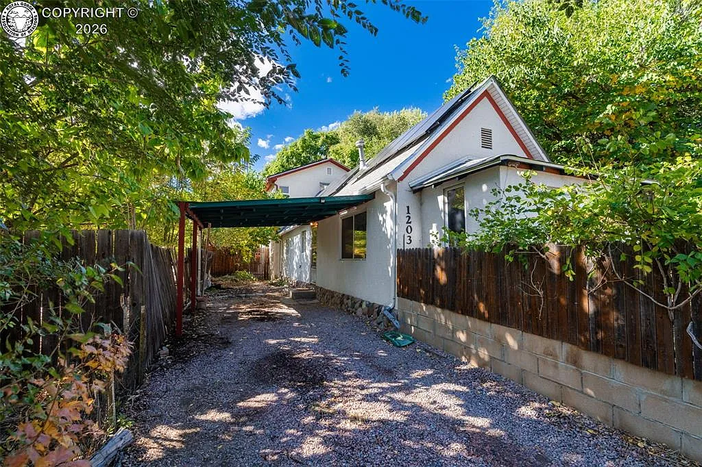 1203 W 3rd St photo 1