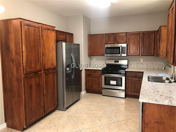 4th image of 1244 Oak Village Ave