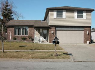 10 Harvest Ln, Depew, NY 14043