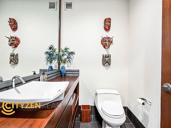5th image of 40 Broad St APT 27B