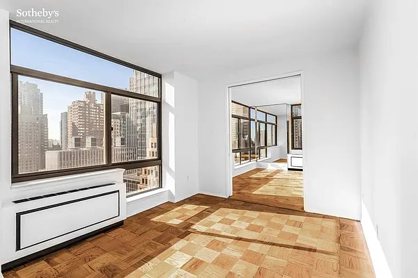 Sold by Sotheby's International Realty | media 11