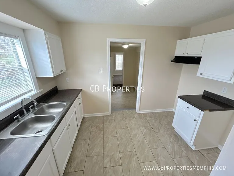 4376 Willow Rd — Photo 2